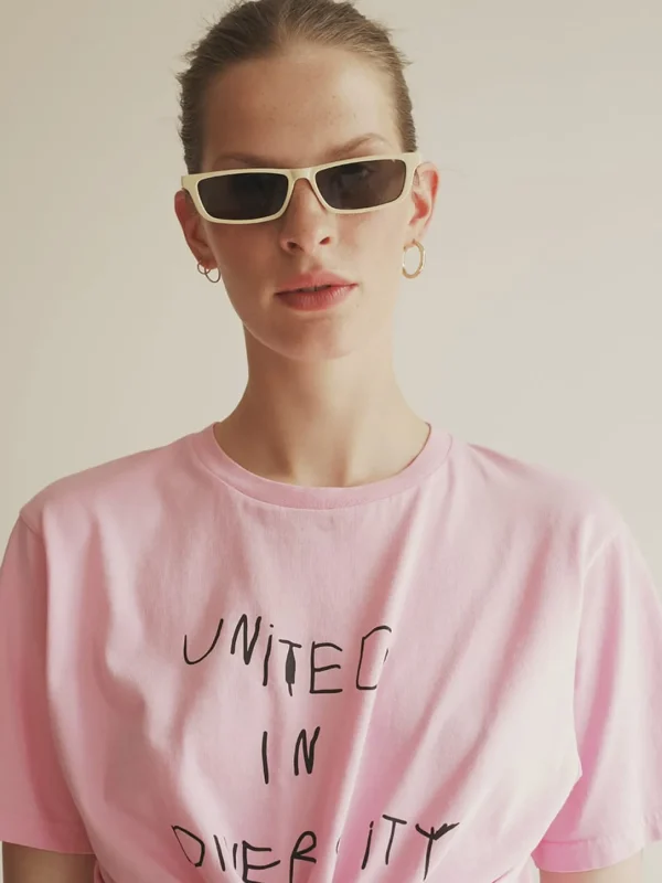 MALAIKARAISS T‑SHIRT UNITED IN DIVERSITY<< Tops/blouses